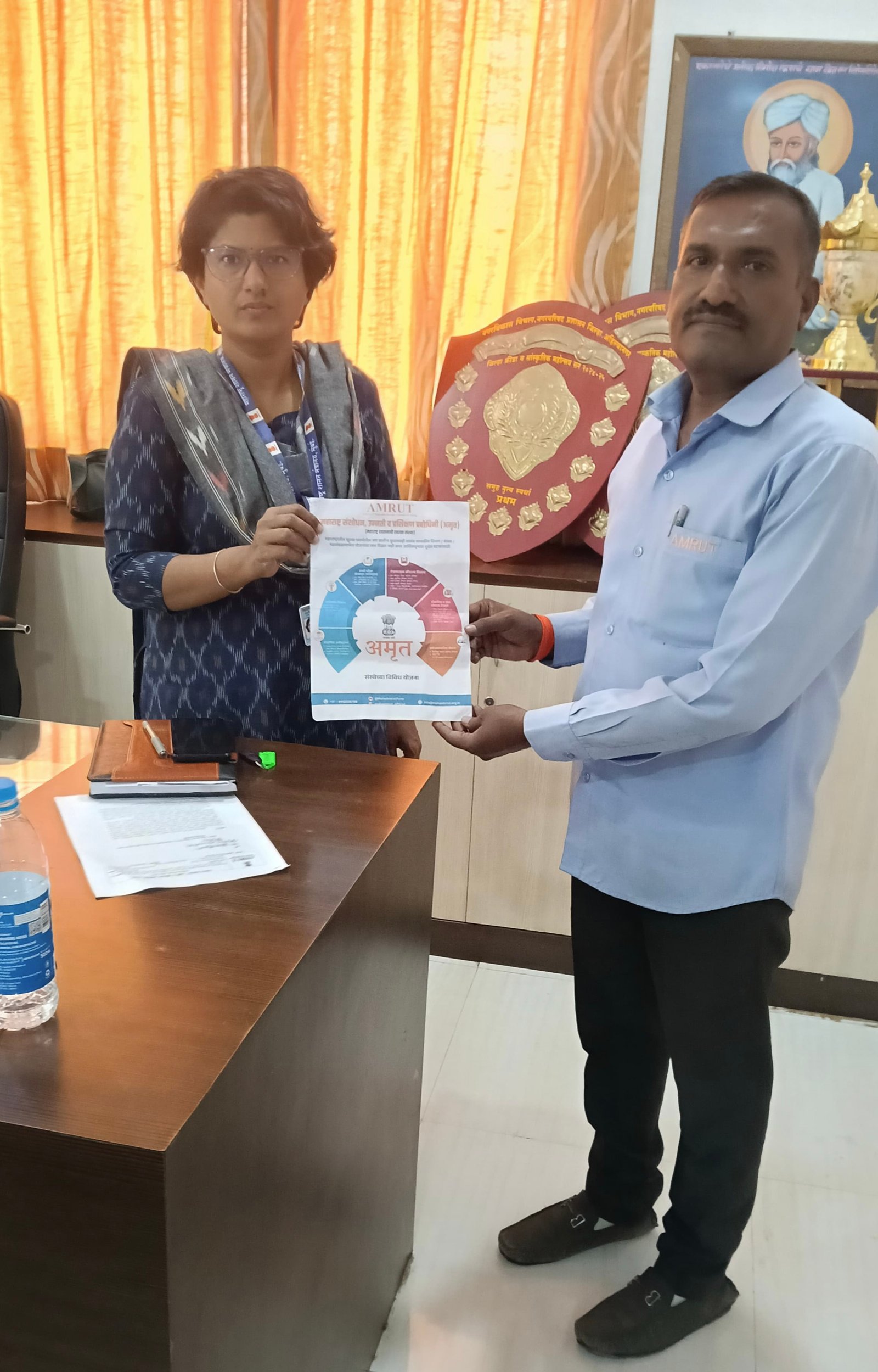 अहिल्यानगर मधील श्रीगोंदा नगरपरिषदच्या मुख्याधिकारी मा.पुष्पगंधा भगत यांची भेट