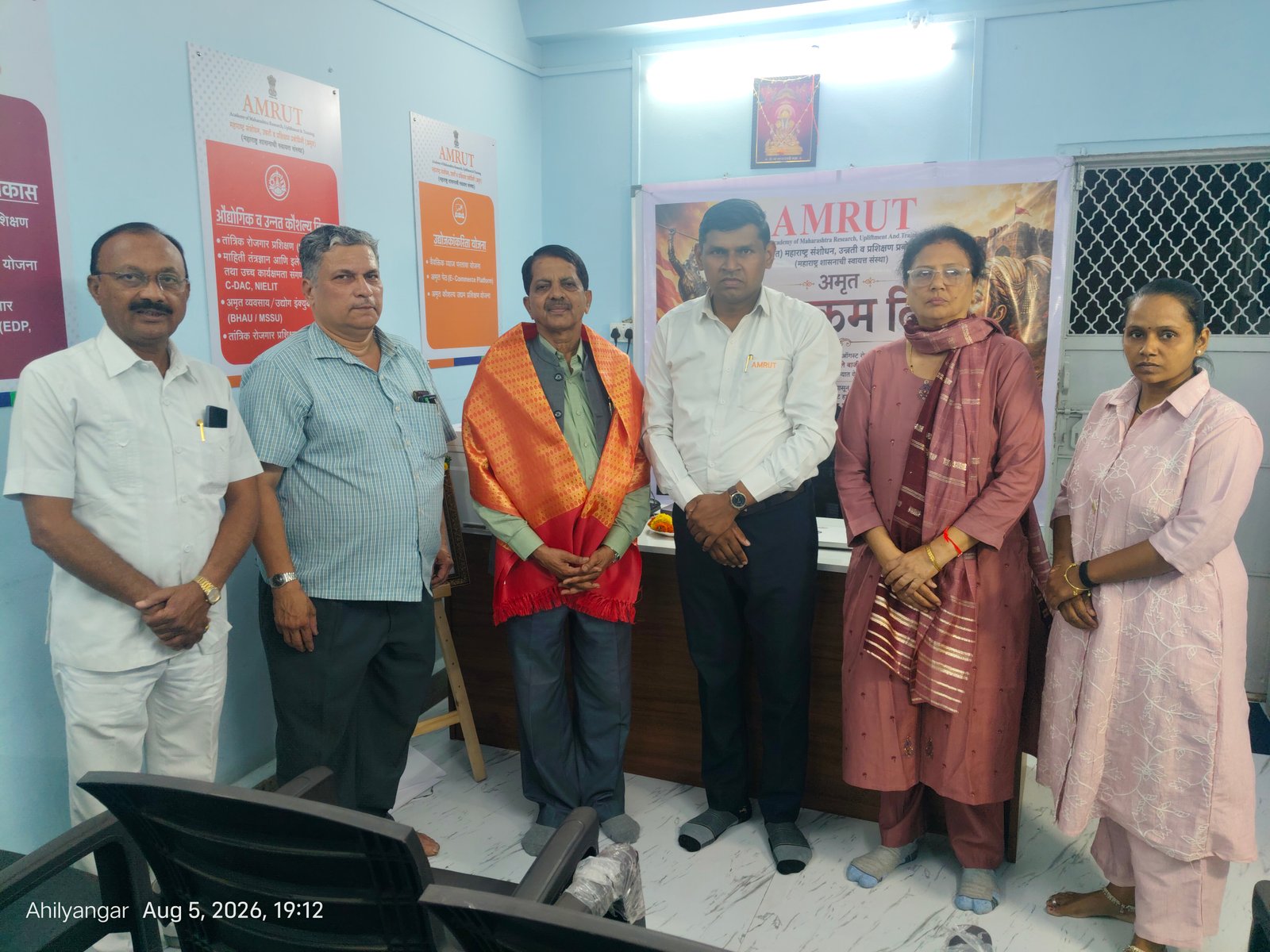 अमृत पराक्रम दिन व्याख्यानानिमित्त इतिहास तज्ञ व अभ्यासक जगन्नाथ लडकत यांची अहिल्यानगर अमृत कार्यालयास भेट अतिरिक्त फोटो