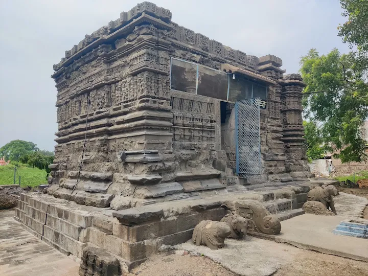 इतिहासाच्या पाऊलखुणा जपणारे प्राचीन शहर – कालंका माता मंदिर, बार्शीटाकळी, अकोला