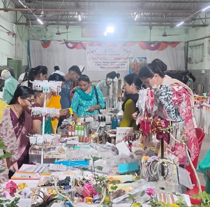 अकोल्यातील अमृतपेठ थेट बाजारपेठ उपक्रमाने उद्योजकांना दिली नवी ऊर्जा अतिरिक्त फोटो