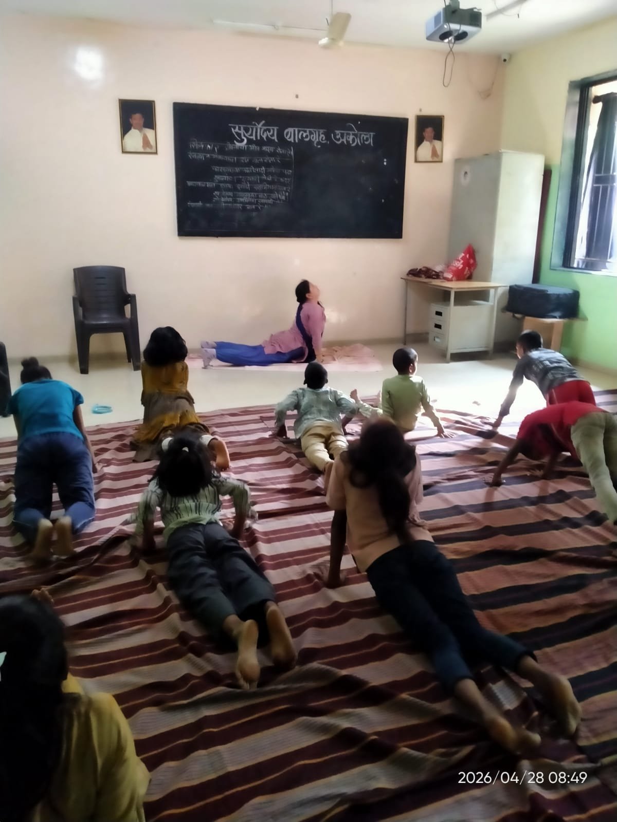 अकोल्याच्या सूर्योदय बालगृहात उत्साहात पार पडले योगासन शिबीर अतिरिक्त फोटो