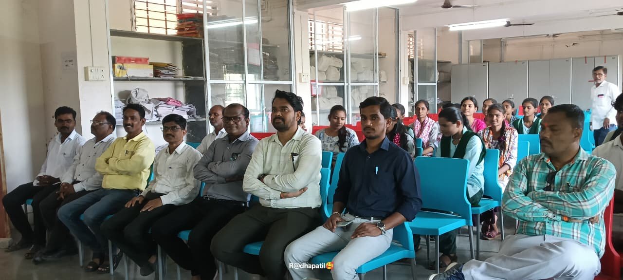 अमृत संवाद सेतूच्या माध्यमातून विद्यार्थ्यांना शासकीय सेवांची माहिती अतिरिक्त फोटो