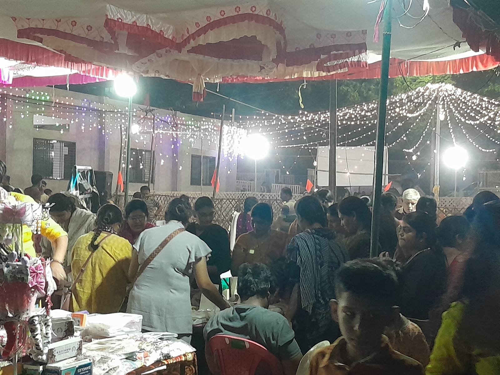 ‘अमृत पेठ थेट बाजारपेठ’ला अकोलेकरांचा उत्स्फूर्त प्रतिसाद; ३० स्टॉलमधून ८१ हजारांची उलाढाल अतिरिक्त फोटो