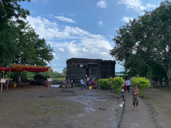 इतिहासाच्या पाऊलखुणा जपणारे प्राचीन शहर – कालंका माता मंदिर, बार्शीटाकळी, अकोला अतिरिक्त फोटो