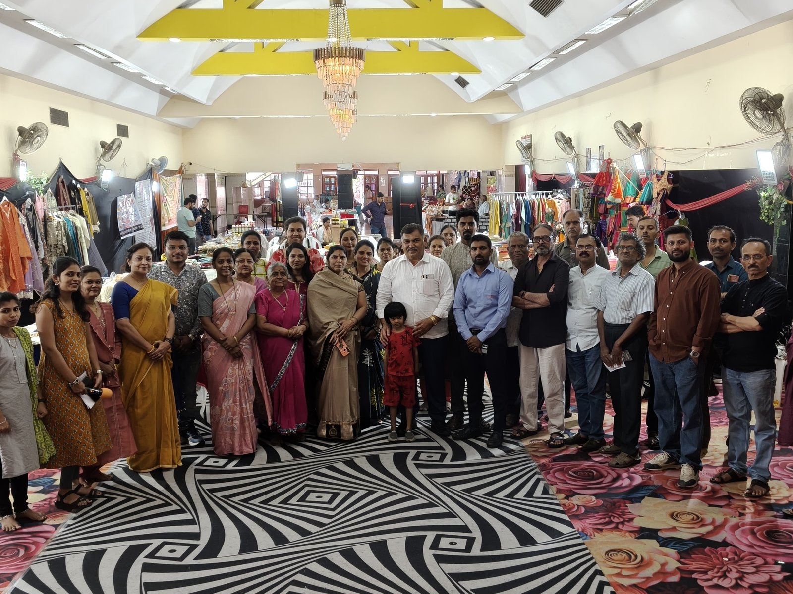 अमरावतीत अमृतपेठ थेट बाजारपेठेमुळे लघुउद्योजक आणि ग्राहकांमध्ये तयार झाला सेतू