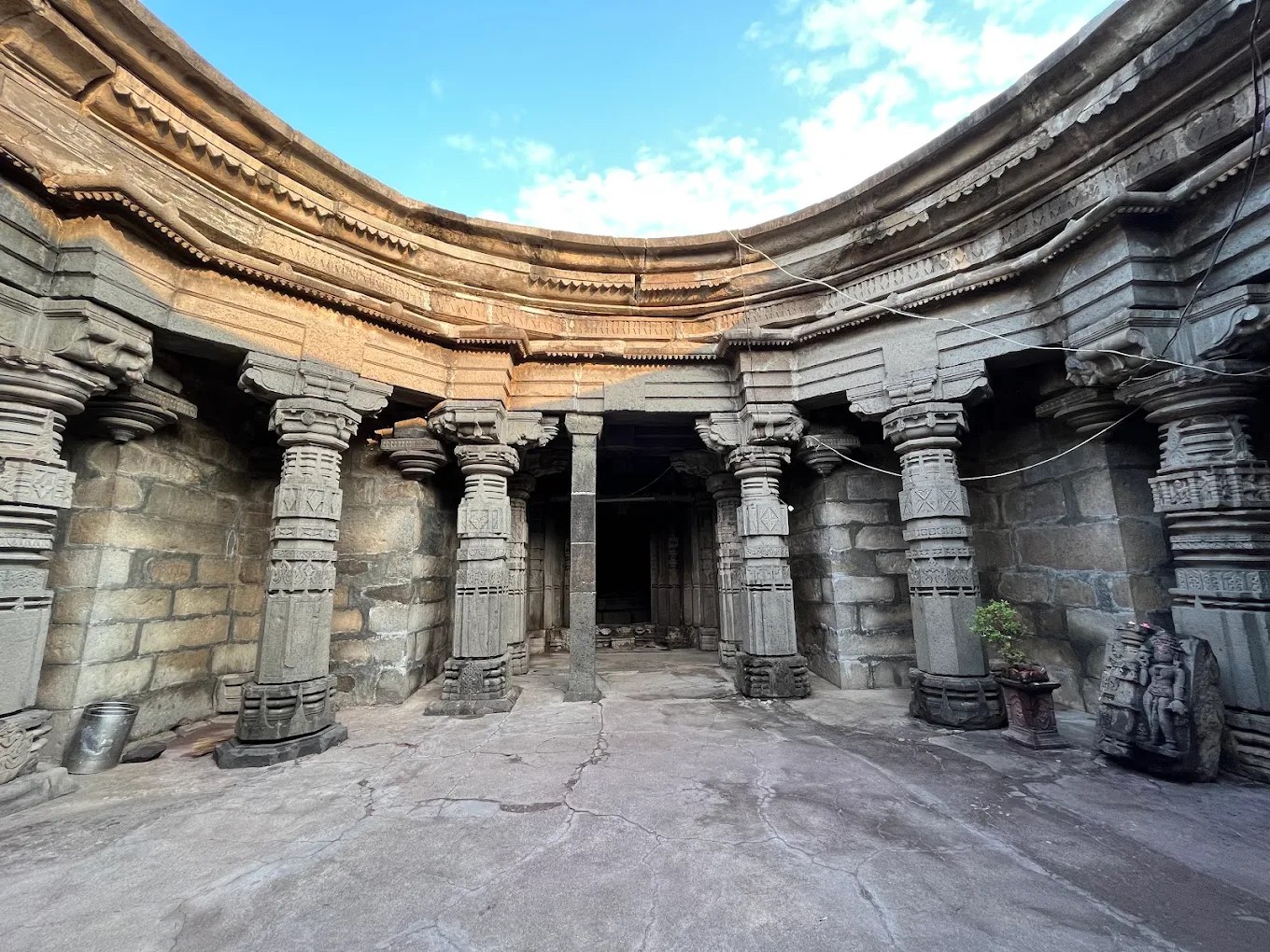 लासूर येथील आनंदेश्वर मंदिर 