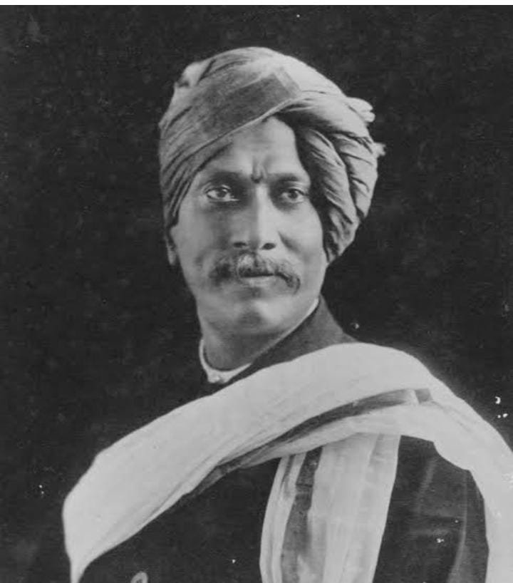 पंडित भास्करबुवा बखले यांनी पुण्यात केली ‘भारत गायन समाजा’ची स्थापना.
