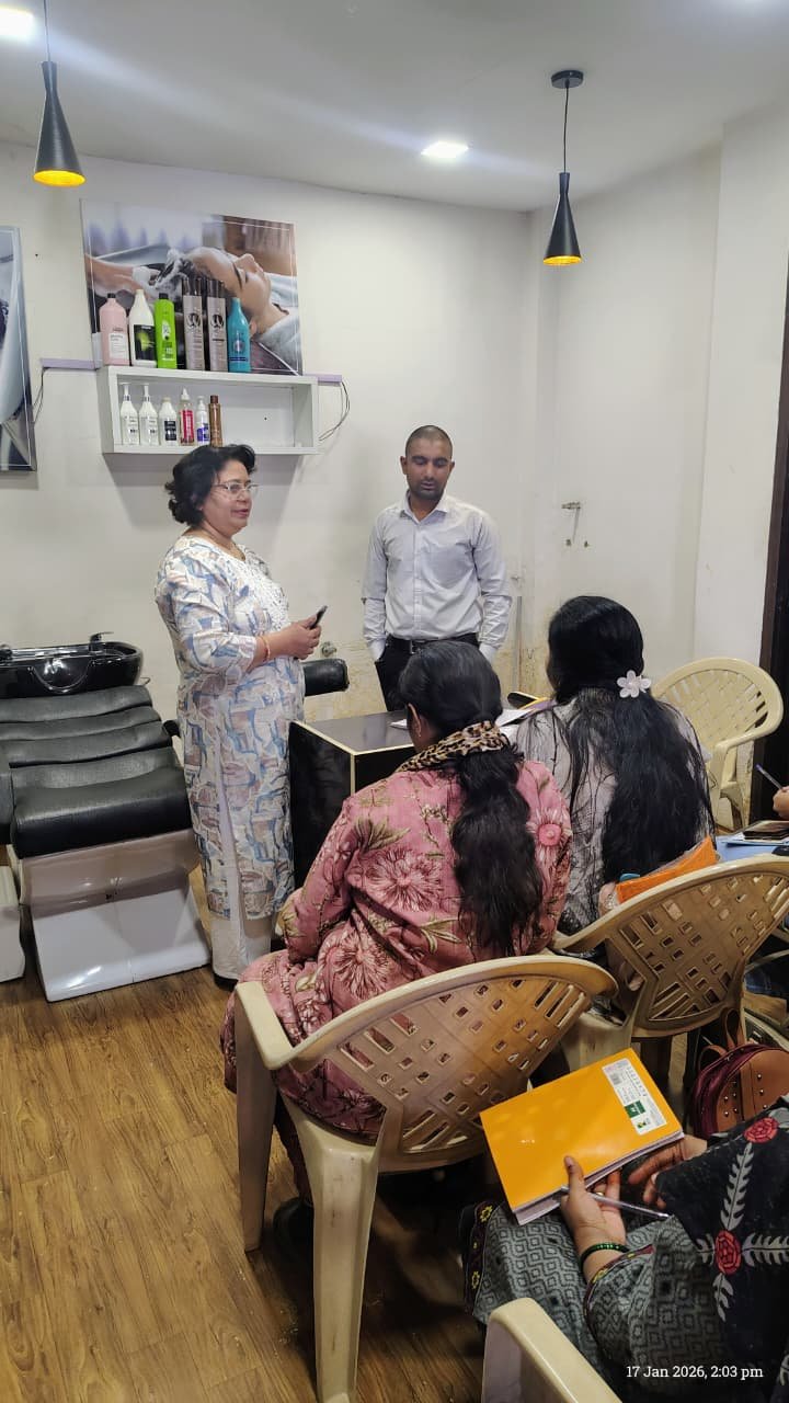 कौशल्यप्राप्ती कराच; पण व्यावसायिक दृष्टिकोन मजबूत करा अतिरिक्त फोटो