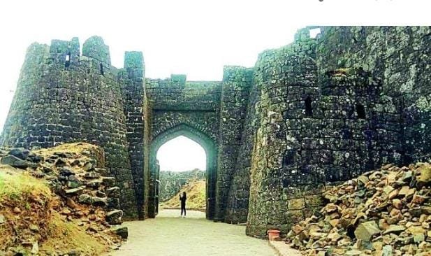 विदर्भाचा  किल्ला : गाविलगड – इतिहास, शौर्य आणि निसर्गाचा अद्भुत संगम अतिरिक्त फोटो
