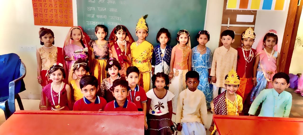 Flying Birds Academy, माजलगाव येथे दहीहंडी उत्सव उत्साहात साजरा