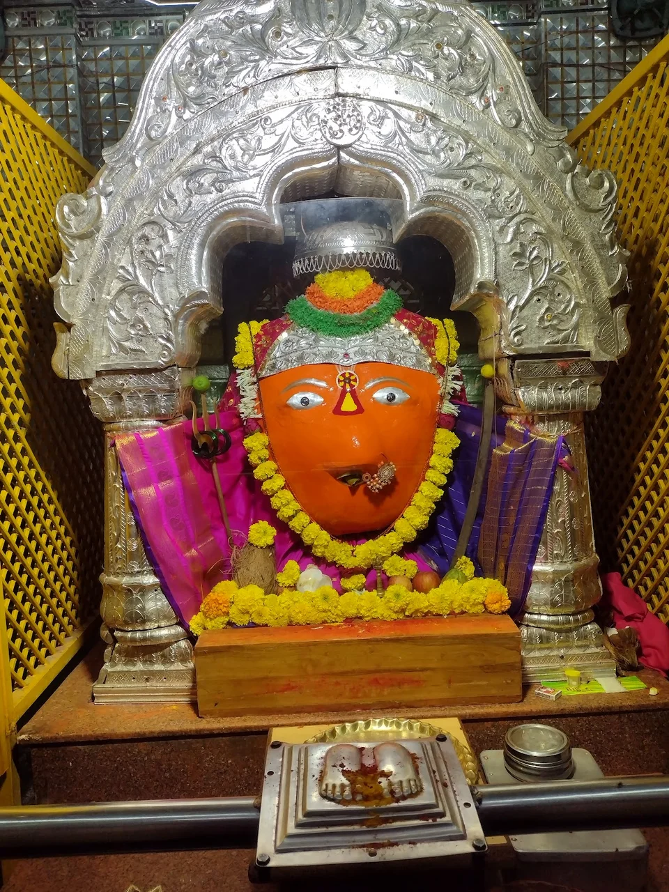 नवरात्रोत्सव विशेष : मराठवाड्याचे भूषण श्री योगेश्वरी माता! कोकणवासीयांची कुलस्वामिनी, श्रद्धा आणि परंपरेचा अनोखा संगम