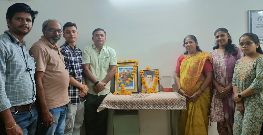 अमृत संस्थेच्या भंडारा जिल्हा कार्यालयात सावरकरांना अभिवादन