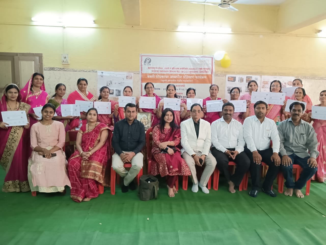 शेगावमध्ये अमृत बेकरी प्रशिक्षणवर्गाने घालून दिला महिला सबलीकरणाचा आदर्श