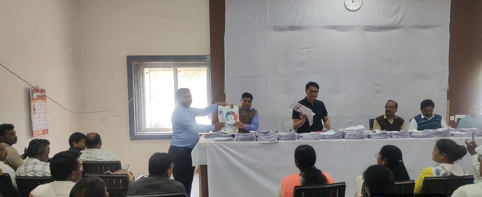 'माहितीचे पॉवरहाउस' ठरलेल्या अमृत दिनदर्शिकेचे बुलढाणा जिल्ह्यात स्वागत  अतिरिक्त फोटो