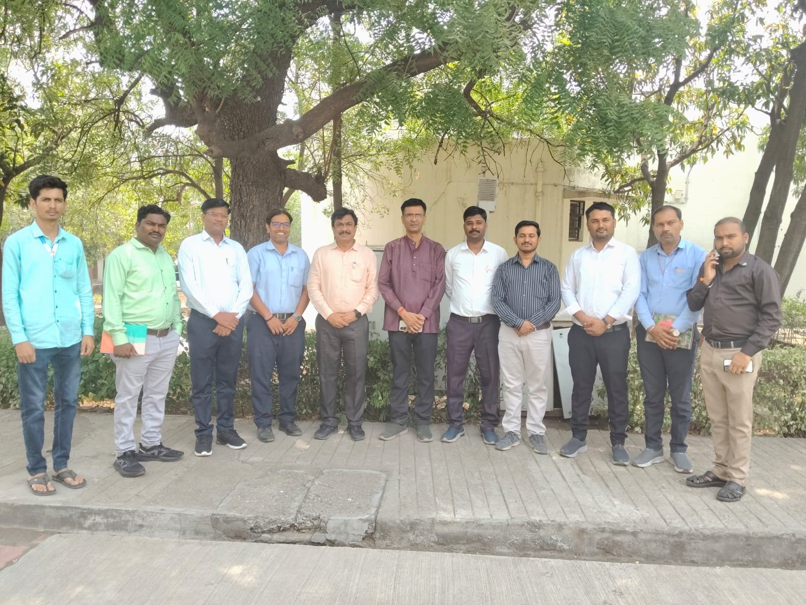 अमृत संस्थेच्या पदाधिकाऱ्यांची कौशल्यविकास संस्थांना भेट