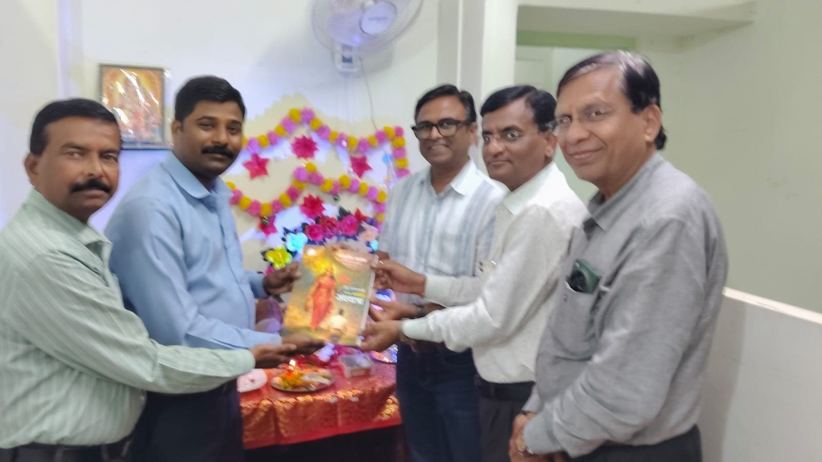अमृतच्या छत्रपती संभाजीनगर विभाग व जिल्हा कार्यालयात माहेश्वरी समाज टीमच्या हस्ते गणपती बाप्पाची आरती करण्यात आली.
