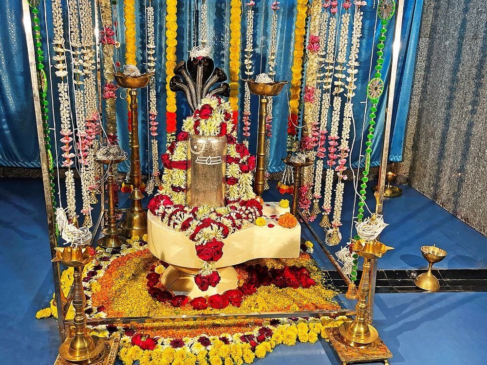 पारदेश्वर शिवमंदिर : अध्यात्म, विज्ञान आणि श्रद्धेचे अनोखे  केंद्र  अतिरिक्त फोटो