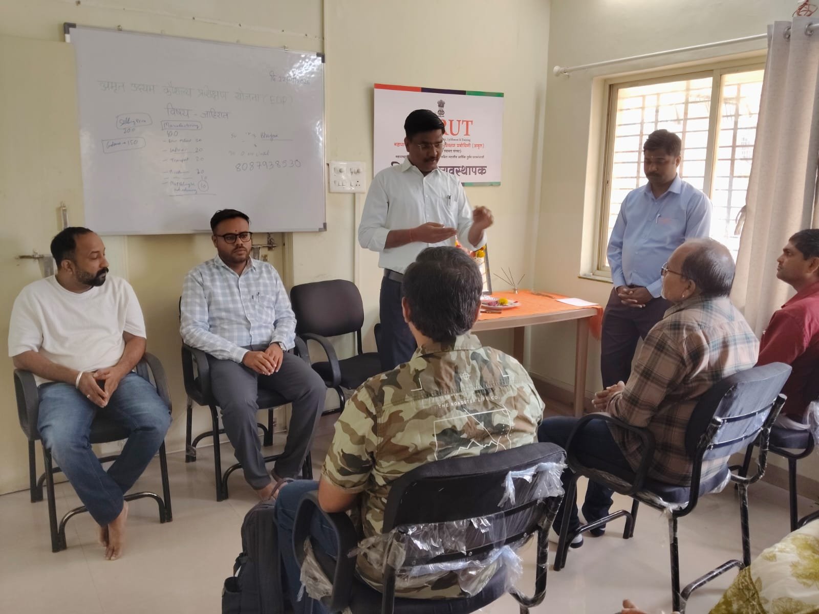 अमृतच्या वतीने लोकमान्य टिळक जयंती उत्साहात साजरी; मान्यवरांकडून अभिवादन अतिरिक्त फोटो