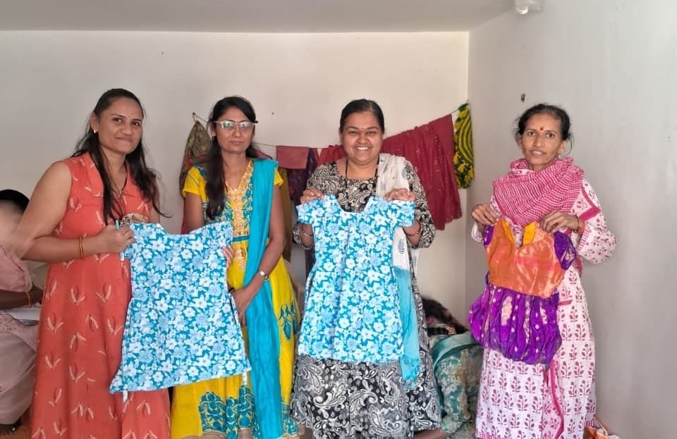 छत्रपती संभाजीनगर येथे शिलाई प्रशिक्षणातून महिलांना स्वावलंबनाची संधी अतिरिक्त फोटो