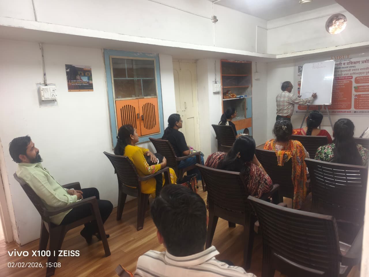 धुळ्यात अमृत संस्थेतर्फे उद्योजकता विकास कार्यक्रमाला उत्साहात सुरुवात अतिरिक्त फोटो