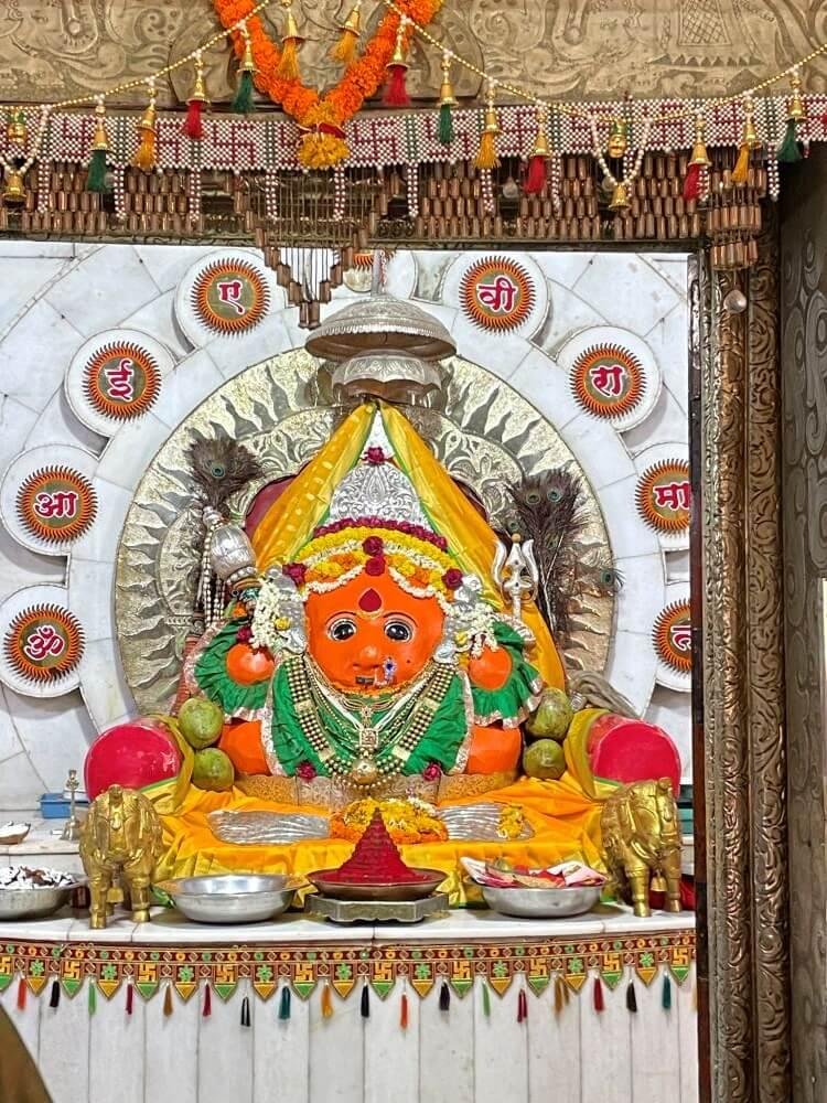 धुळे जिल्ह्यातील एकवीरा देवीचे प्राचीन मंदिर अतिरिक्त फोटो