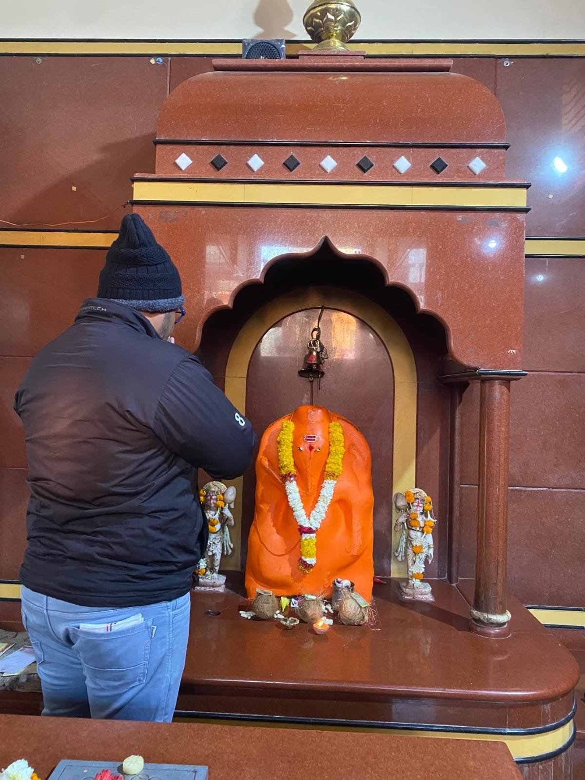 विहिरीतून प्रकटलेल्या गणरायाचे आंबोडे येथील सिद्धिविनायक मंदिर; भाविकांचे श्रद्धास्थान अतिरिक्त फोटो
