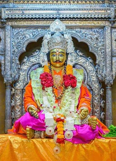 आषाढी उत्सवानिमित्त आनंदी स्वामींच्या सप्तरूपांचे दर्शन; भाविकांची मोठी गर्दी