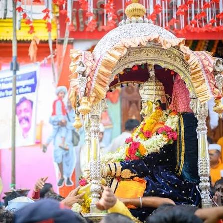 आषाढी उत्सवानिमित्त आनंदी स्वामींच्या सप्तरूपांचे दर्शन; भाविकांची मोठी गर्दी अतिरिक्त फोटो