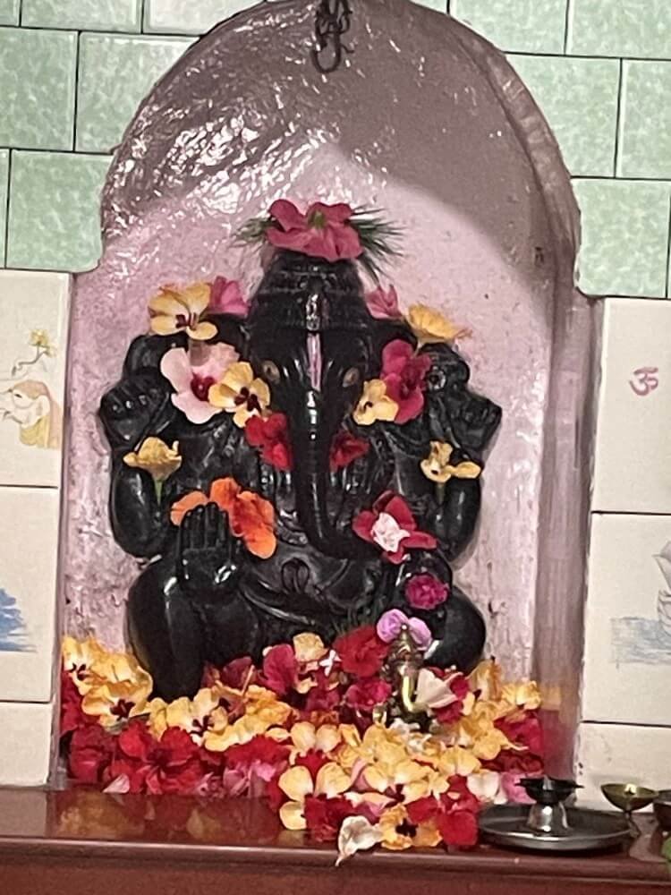 कोल्हापूर जिल्ह्यातील इंचनाल येथील प्राचीन स्वयंभू गणेश मंदिर  अतिरिक्त फोटो