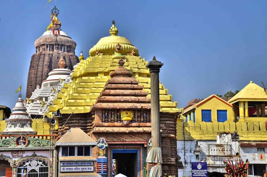 पुरातन मंदिरे - अध्यात्म आणि विज्ञान यांचा अनोखा संगम  अतिरिक्त फोटो