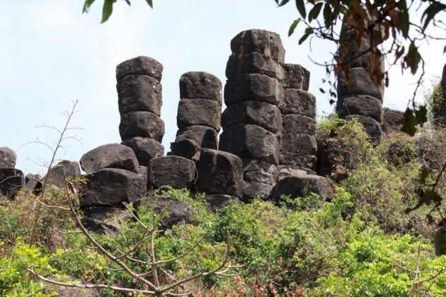 पन्हाळा परिसरातील दगडी स्तंभांचे अनोखे विश्व - निसर्गाचा लाखो वर्षांचा चमत्कार  अतिरिक्त फोटो