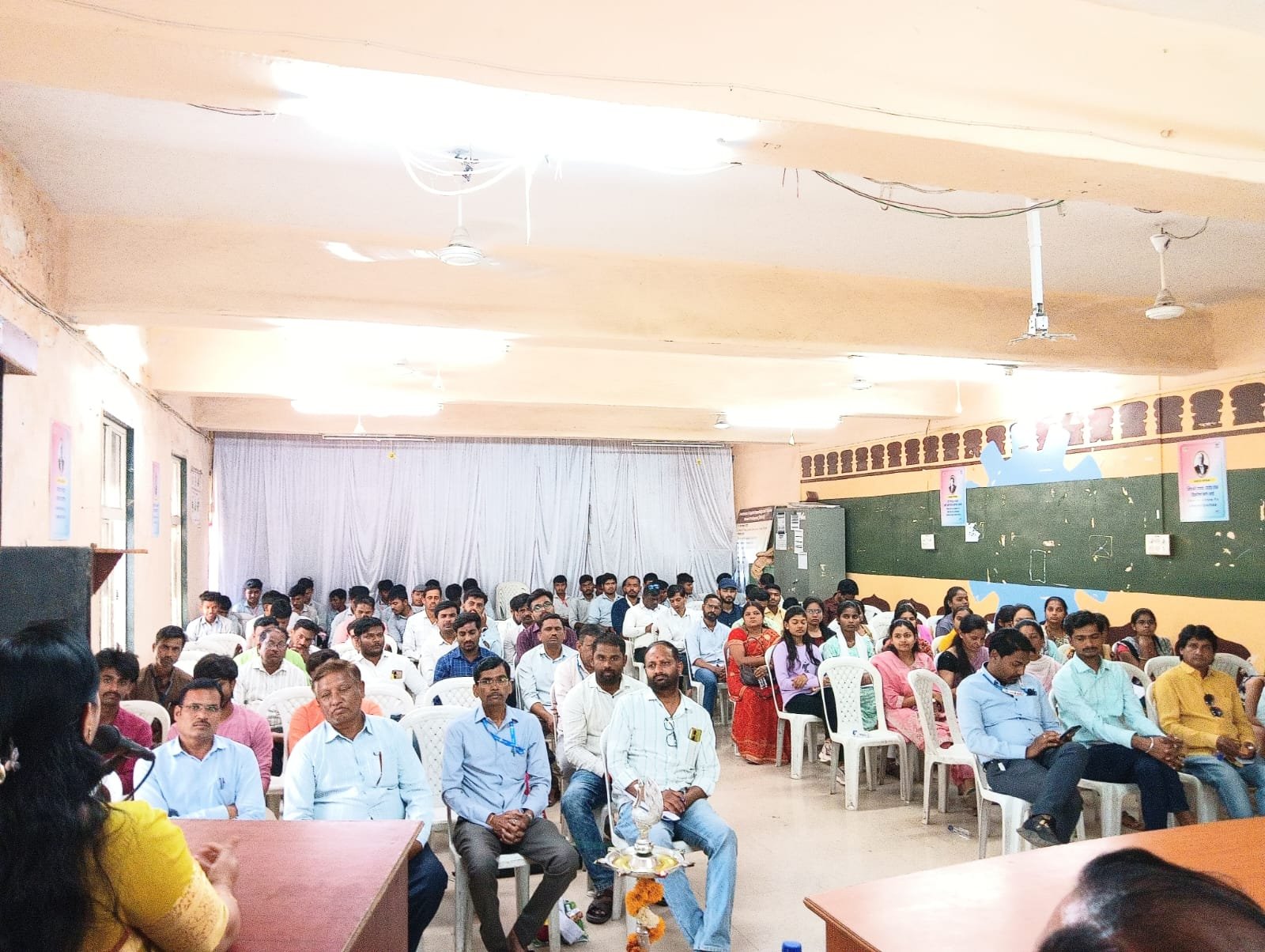 लातूरमधील उद्योजक मेळाव्यात अमृत संस्थेच्या योजनांचा जागर अतिरिक्त फोटो