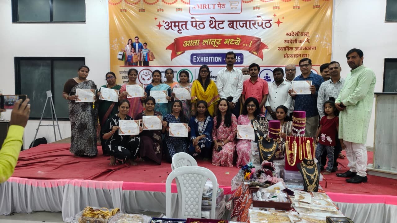 नगरसेविका प्रेरणा होणराव यांच्या हस्ते ‘अमृतपेठ थेट बाजारपेठे’चा समारोप; पुढील उपक्रमासाठी मोठी जागा उपलब्ध करून देण्याची ग्वाही* अतिरिक्त फोटो