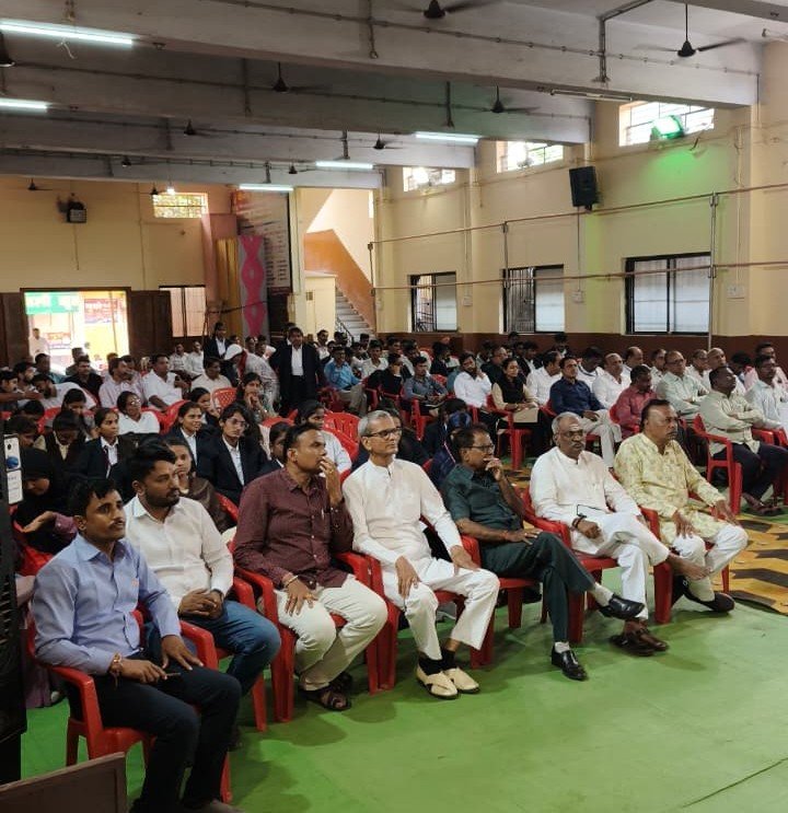 मा. श्री. विजयजी जोशी साहेब यांच्या मार्गदर्शनात, मा. डॉ. सौ. अर्चनाताई पाटील चाकूरकर यांच्या सहकार्याने लातूरात ‘अमृत संवाद मेळावा’ उत्साहात, ‘सेवा संकल्प अभियान २०२६’च्या माध्यमातून विविध समाजघटकांपर्यंत अमृतच्या योजनांची माहिती; नागरिकांशी साधला थेट सं अतिरिक्त फोटो