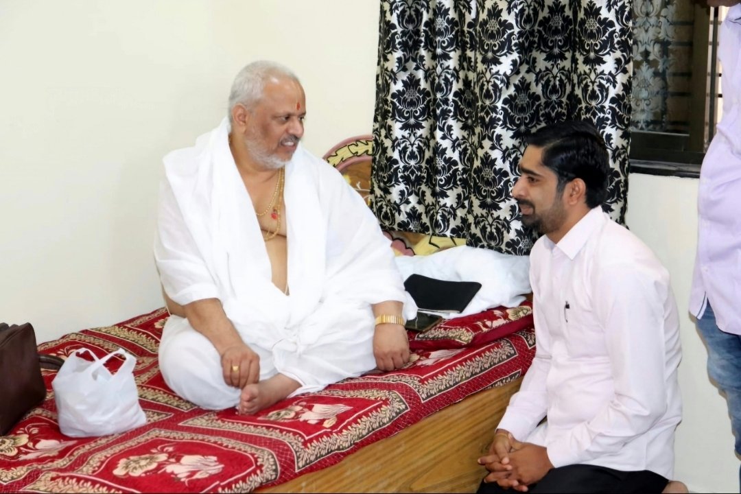 सद्गुरू श्री चंद्रशेखरमहाराज देगलूरकर यांनी दिल्या अमृत संस्थेच्या कार्याला शुभेच्छा अतिरिक्त फोटो