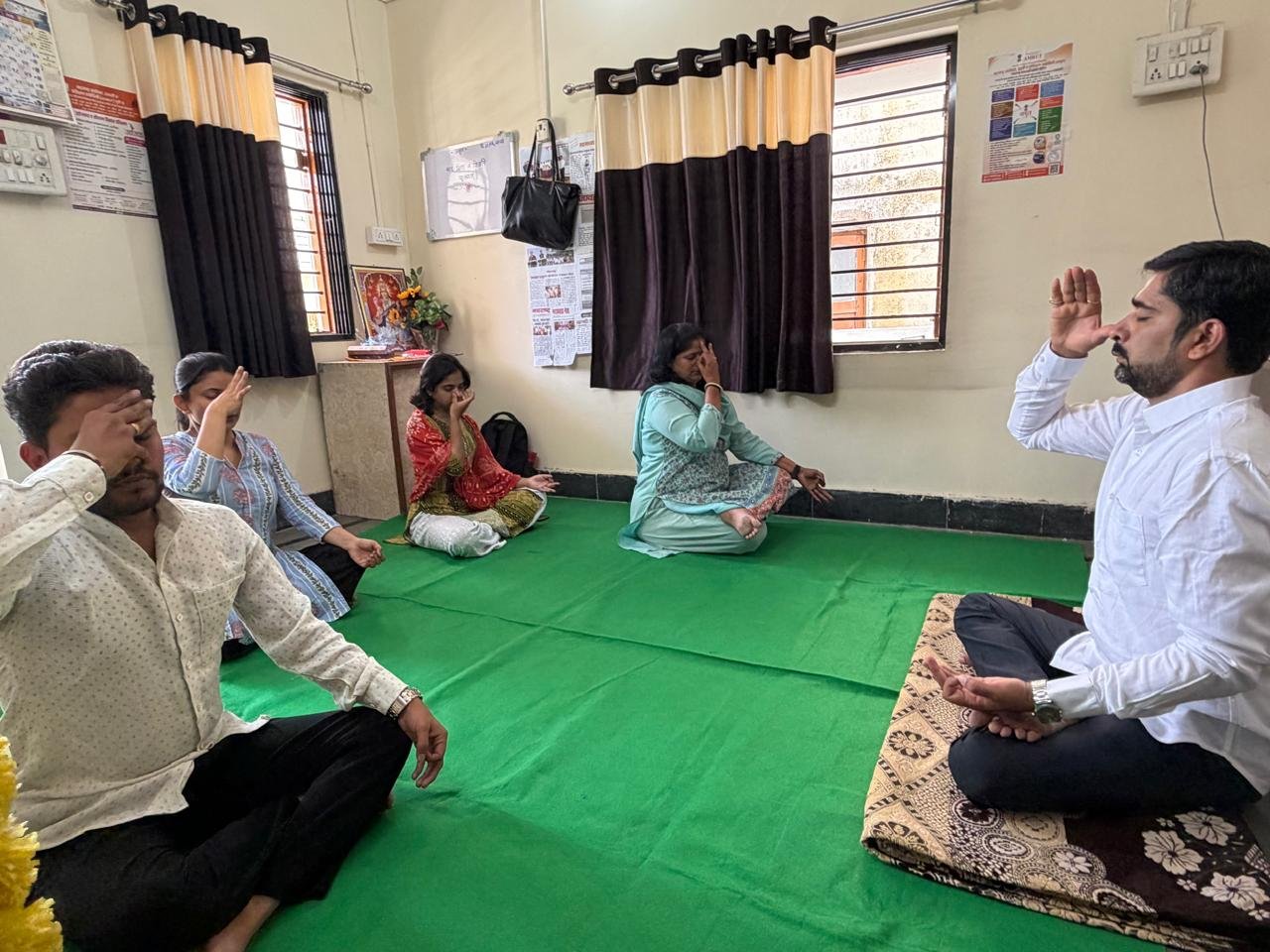 अमृत कार्यालय, नांदेड येथे "योग साधना" वर्ग  अतिरिक्त फोटो