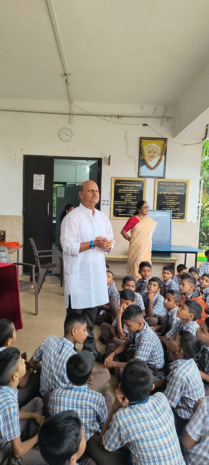 अमृत पराक्रम दिनानिमित्त सिन्नर (जि.नाशिक) येथील निर्मलाताई कुलकर्णी माध्यमिक विद्यालय येथे व्याख्यान आयोजन अतिरिक्त फोटो