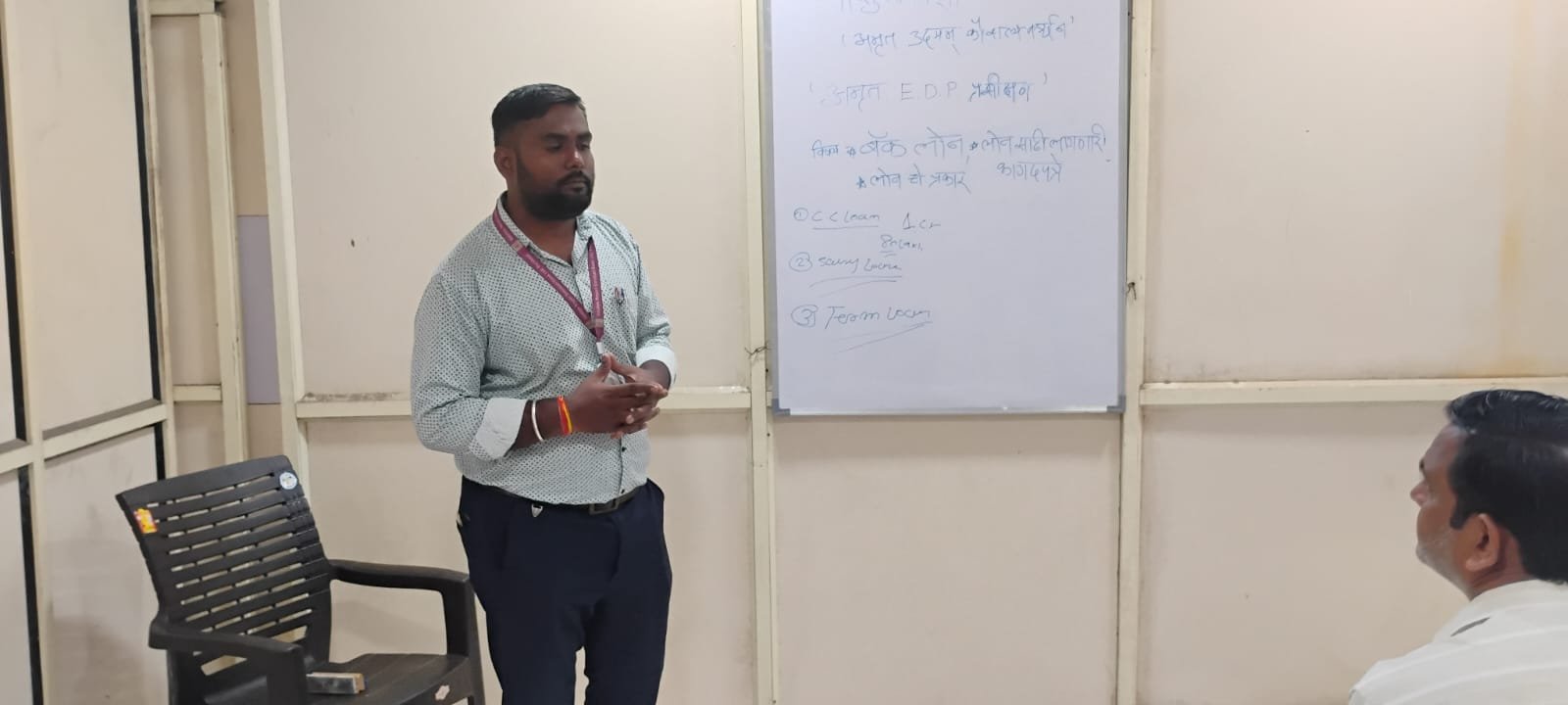  : अमृतच्या उद्योजकता विकास प्रशिक्षण कार्यक्रमांतर्गत आयोजित तिसऱ्या सत्रात बँक कर्ज व कर्जासाठी लागणारी आवश्यक  कागदपत्रांबाबत उद्योजकांना सखोल मार्गदर्शन अतिरिक्त फोटो