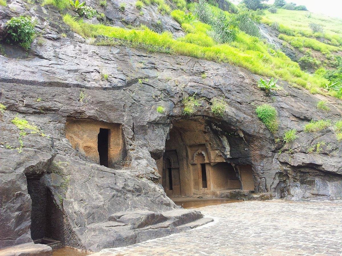 सह्याद्रीच्या कुशीतला प्राचीन खजिना; बेडसे लेण्यांची थक्क करणारी शिल्पकथा अतिरिक्त फोटो
