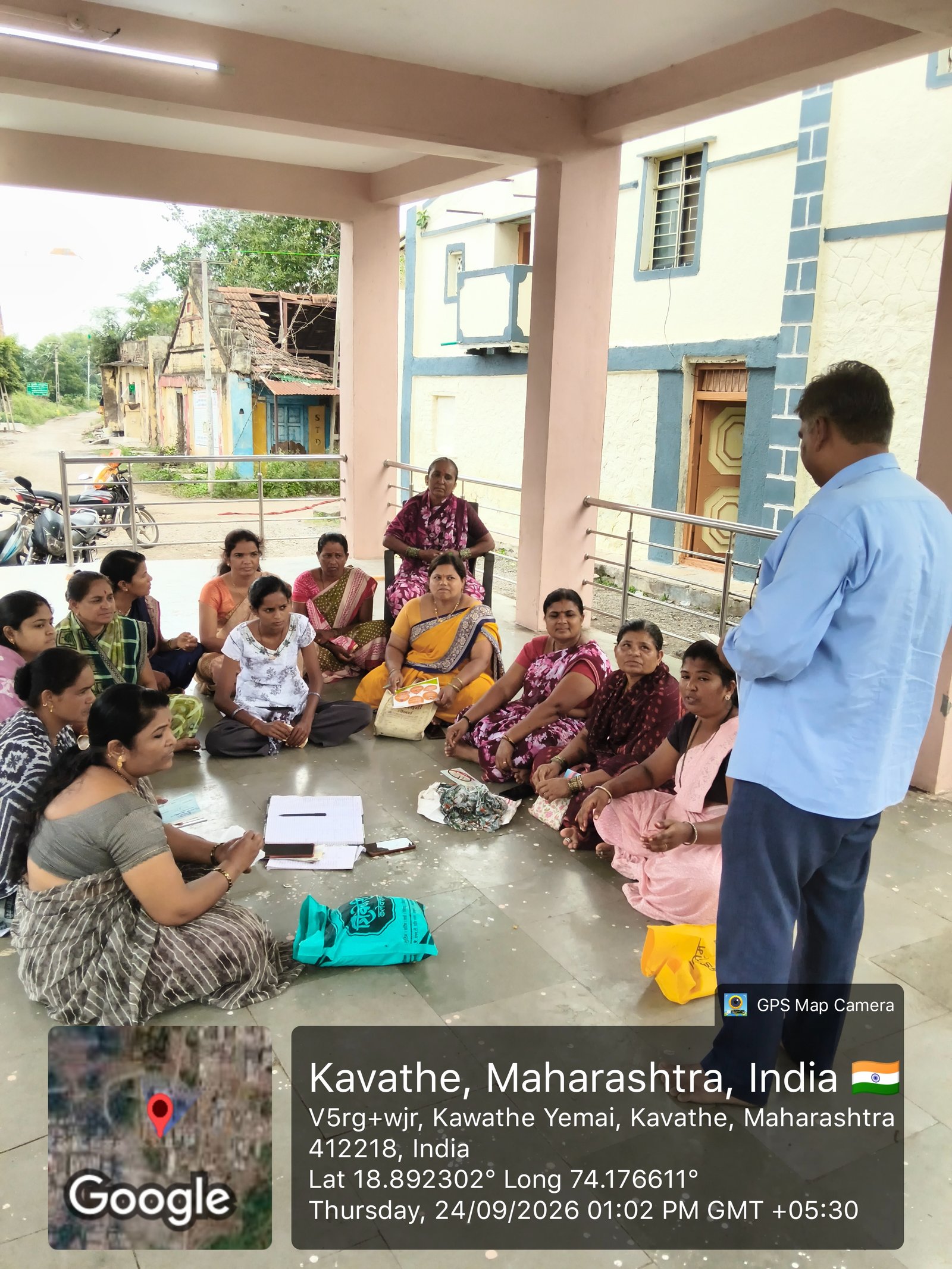 पुणे येथील कवठे येथे महिला बचत गटाच्या मेळाव्यात अमृतच्या विविध योजनांचे मार्गदर्शन अतिरिक्त फोटो