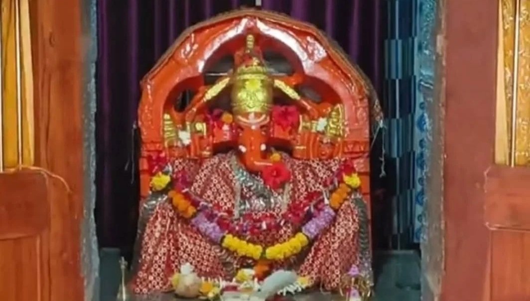 विनायक नावाच्या गावातील श्री सिद्धिविनायक मंदिर