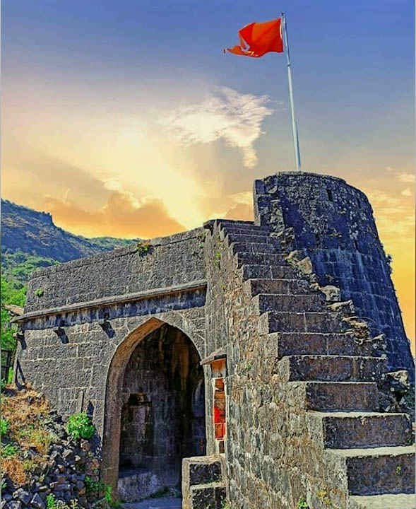 पुरंदर किल्ला – स्वराज्याच्या संघर्षाचा आणि पुनरुत्थानाचा साक्षीदार