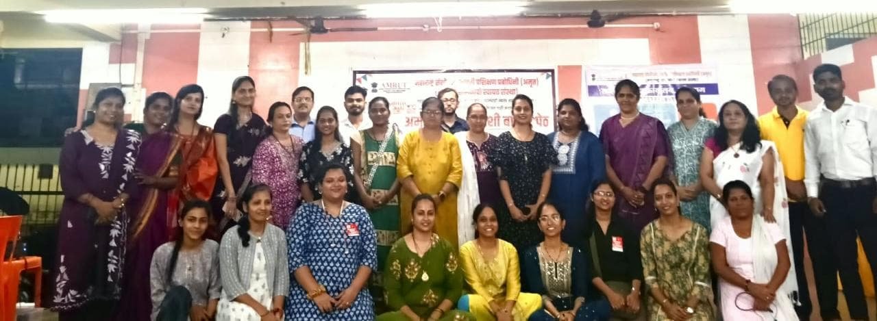 महाड येथील अमृतपेठ थेट स्वदेशी बाजारपेठ ला ग्राहकांचा उत्स्फूर्त प्रतिसाद 