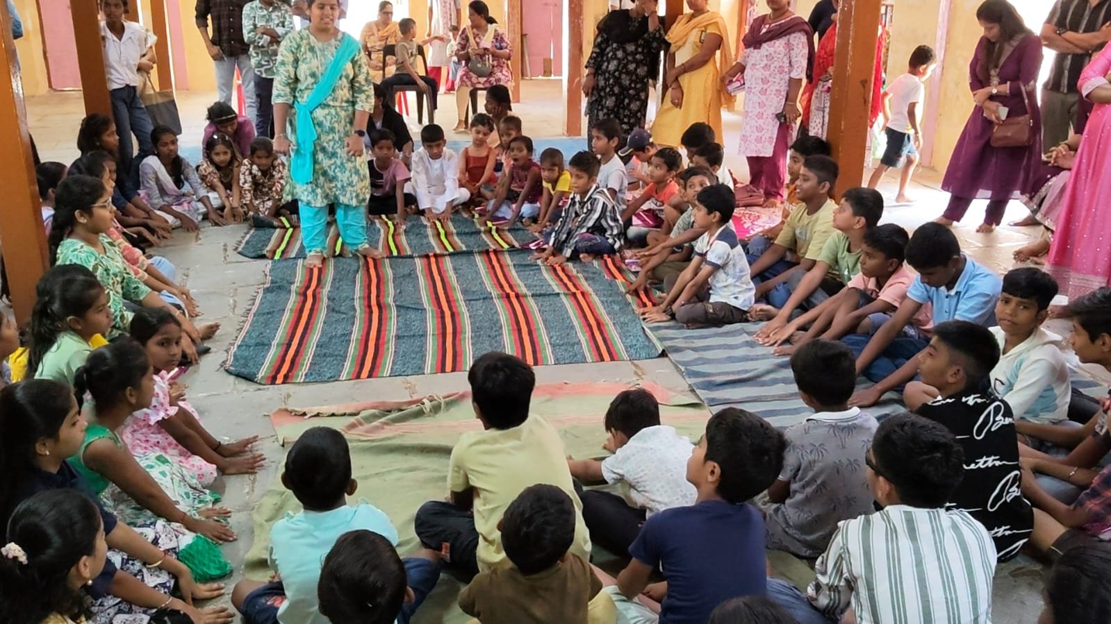 अलिबागमध्ये अमृत संस्थेच्या पुढाकाराने मोठ्या उत्साहात पार पडली स्तोत्रपठण स्पर्धा अतिरिक्त फोटो