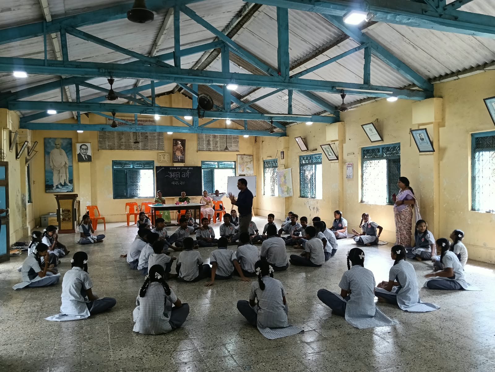 अलिबाग तालुक्यातील संचालक मंडळ नगाव हायस्कूल येथे “अमृत वर्ग” प्रशिक्षणाचा शुभारंभ अतिरिक्त फोटो