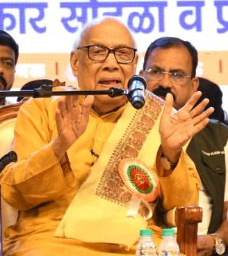 ज्येष्ठ साहित्यिक मधु मंगेश कर्णिक यांनी जागवलेल्या आठवणी