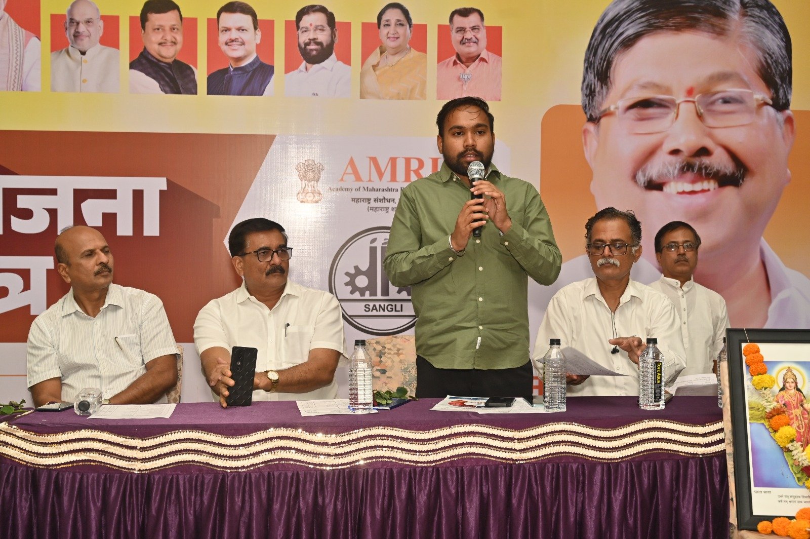 सांगलीत अमृत शासकीय योजना संवाद मेळाव्यात नागरिकांना एकाच ठिकाणी मिळाली योजनांची माहिती