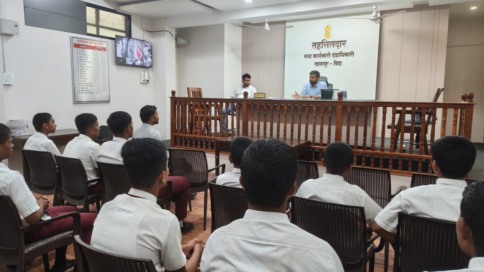 विटा(जि.सांगली)  येथे 'अमृत'तर्फे 'अमृत संवाद सेतू उपक्रम संपन्न  अतिरिक्त फोटो