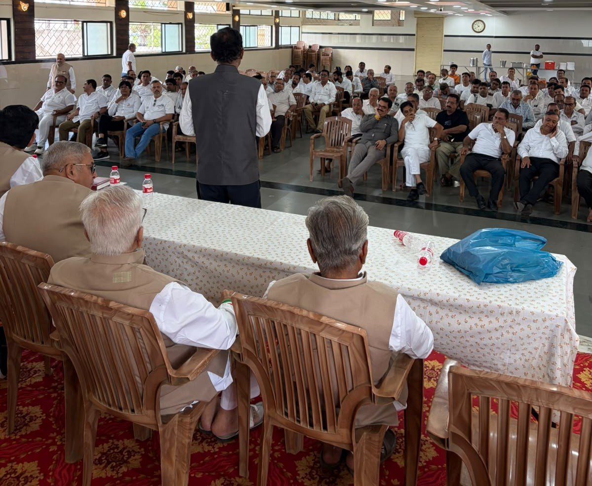 सांगलीत सिंधी समाजाच्या वार्षिक सभेत 'अमृत'च्या योजनांचे सविस्तर मार्गदर्शन अतिरिक्त फोटो