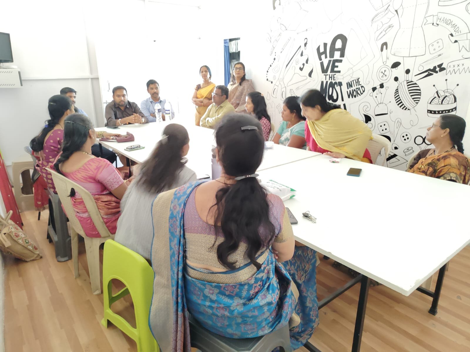 फॅशन डिझायनिंगचे प्रशिक्षण घेतल्यावर महिलांनी सुरू करावा स्वतःचा उद्योग अतिरिक्त फोटो